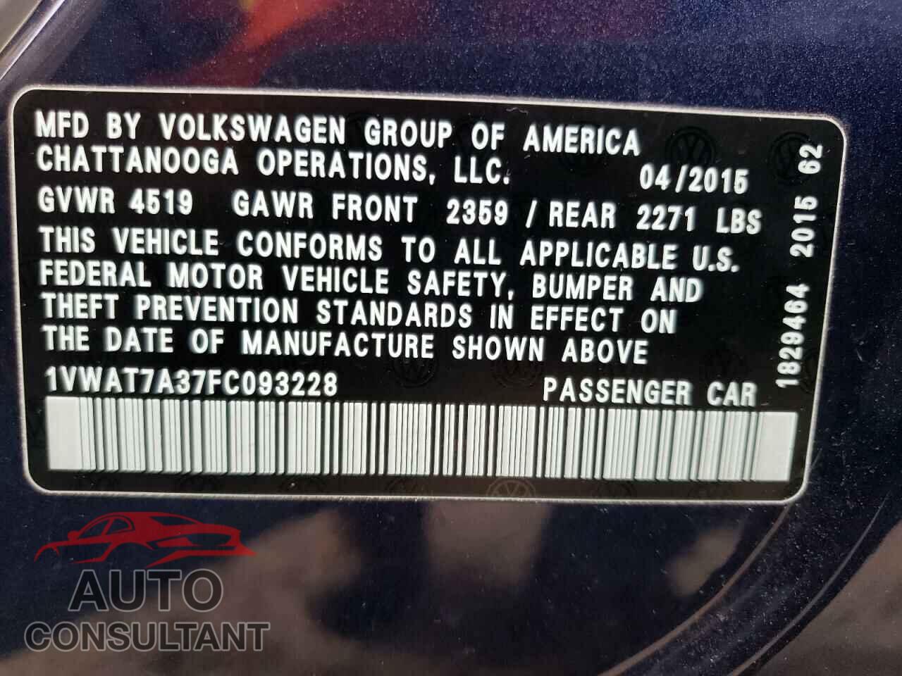 VOLKSWAGEN PASSAT 2015 - 1VWAT7A37FC093228