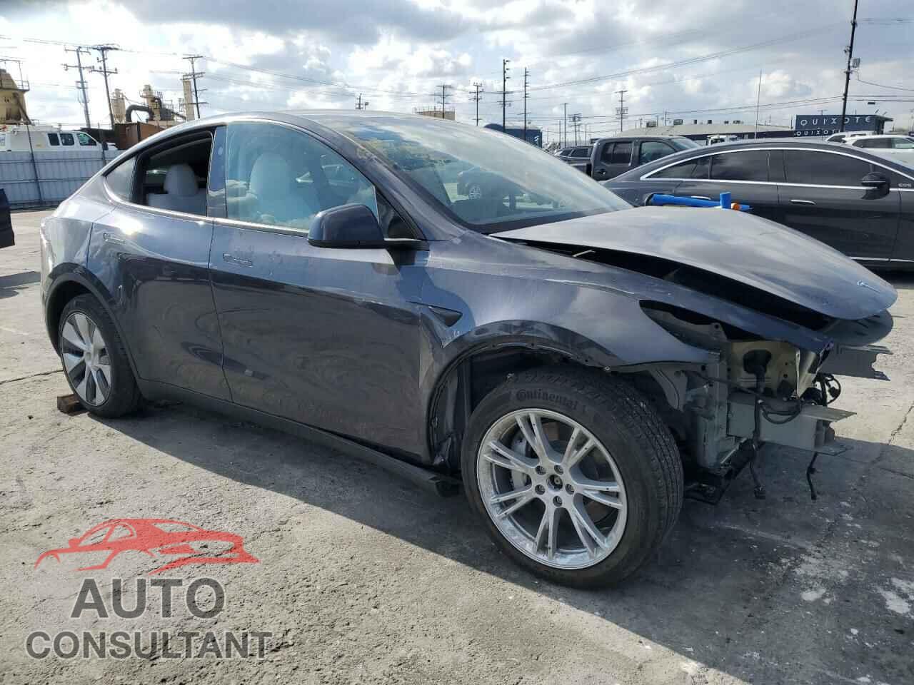 TESLA MODEL Y 2024 - 7SAYGAEE1RF024480