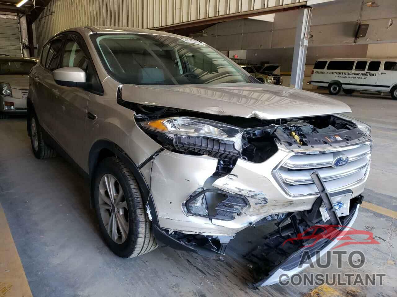 FORD ESCAPE 2017 - 1FMCU0GDXHUC06436
