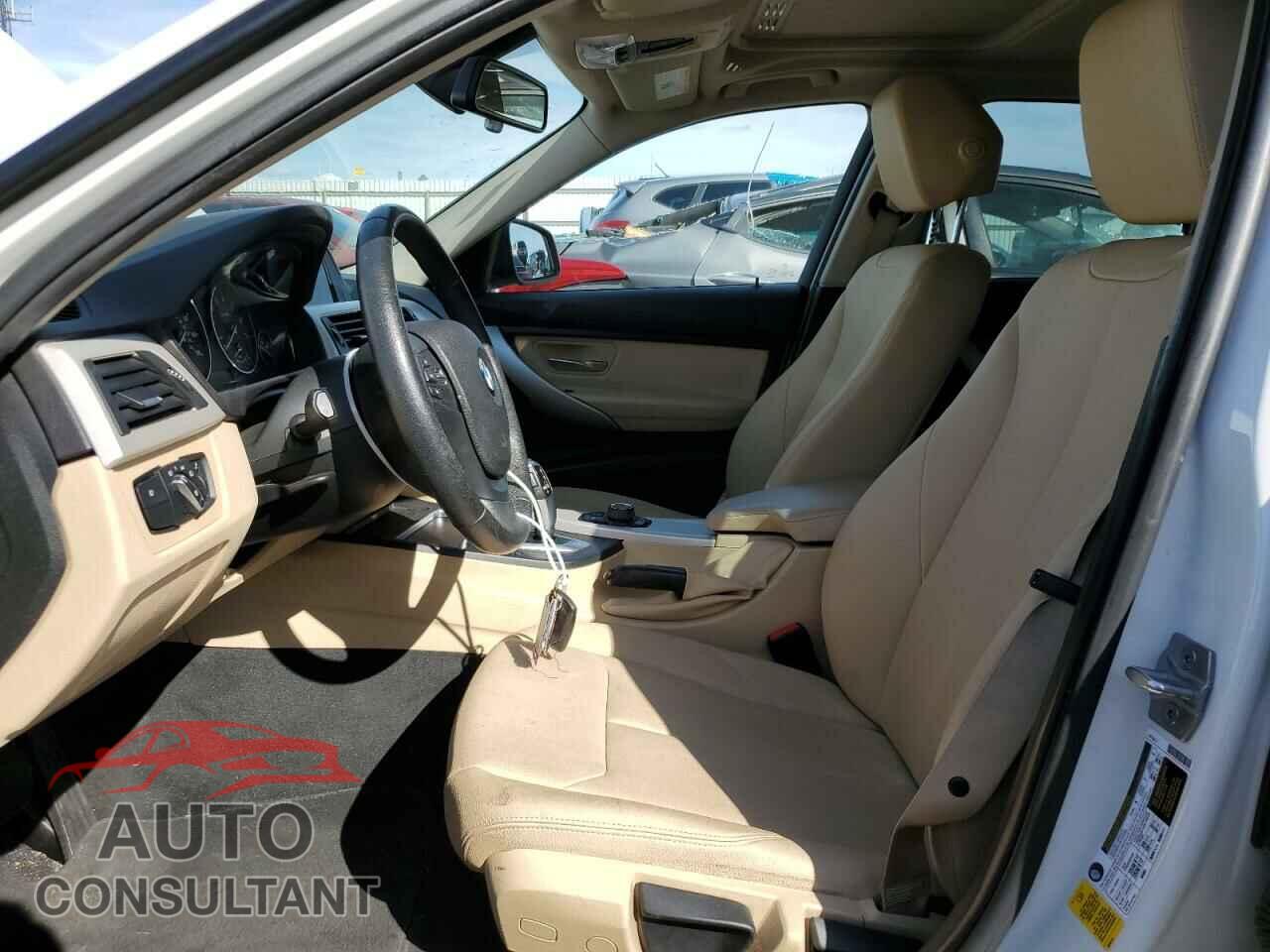 BMW 3 SERIES 2017 - WBA8A9C30HK864585