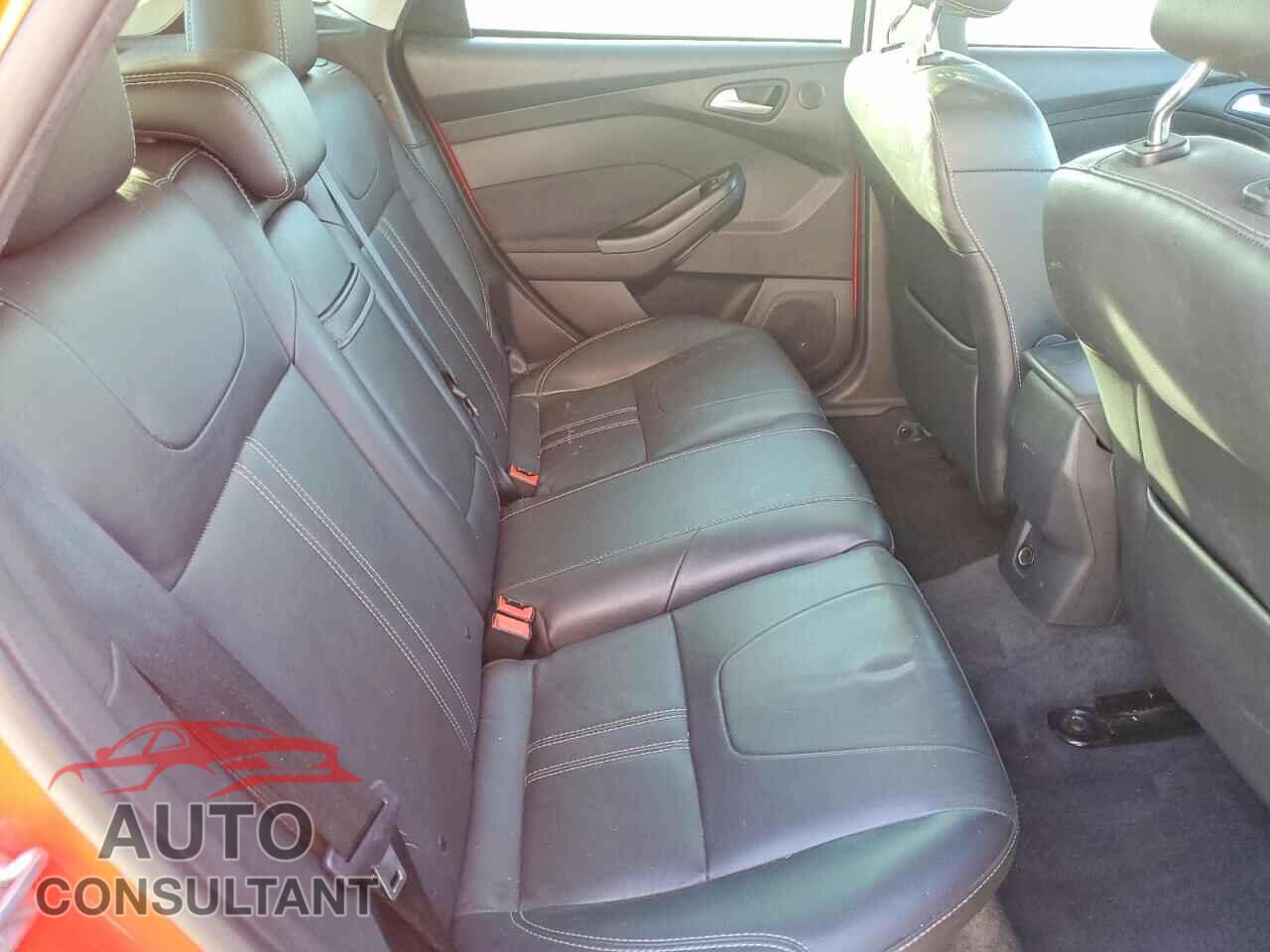 FORD FOCUS 2012 - 1FAHP3M25CL384183
