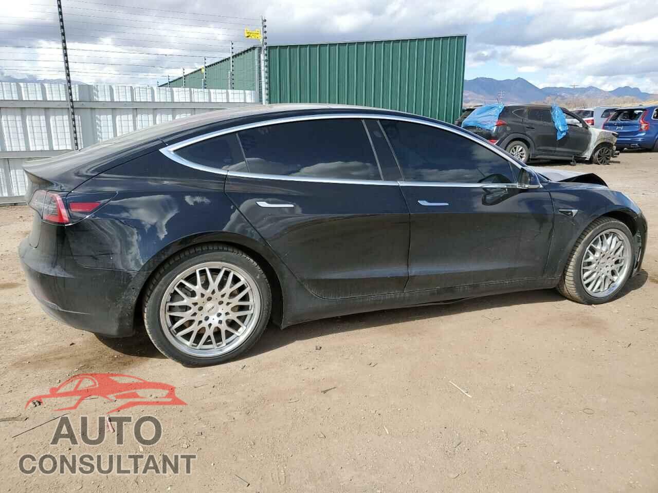 TESLA MODEL 3 2018 - 5YJ3E1EA4JF152176