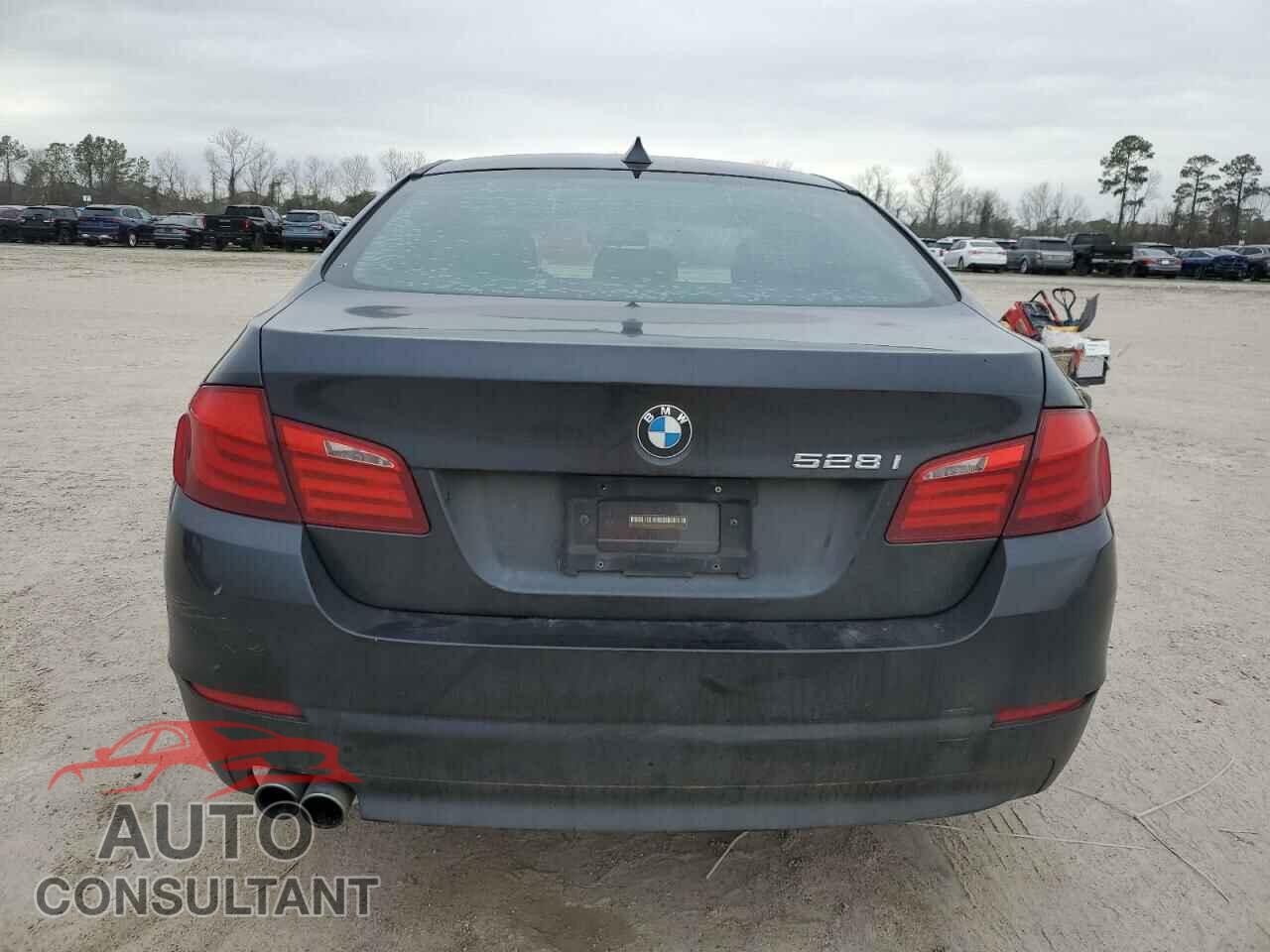 BMW 5 SERIES 2011 - WBAFR1C55BC748660