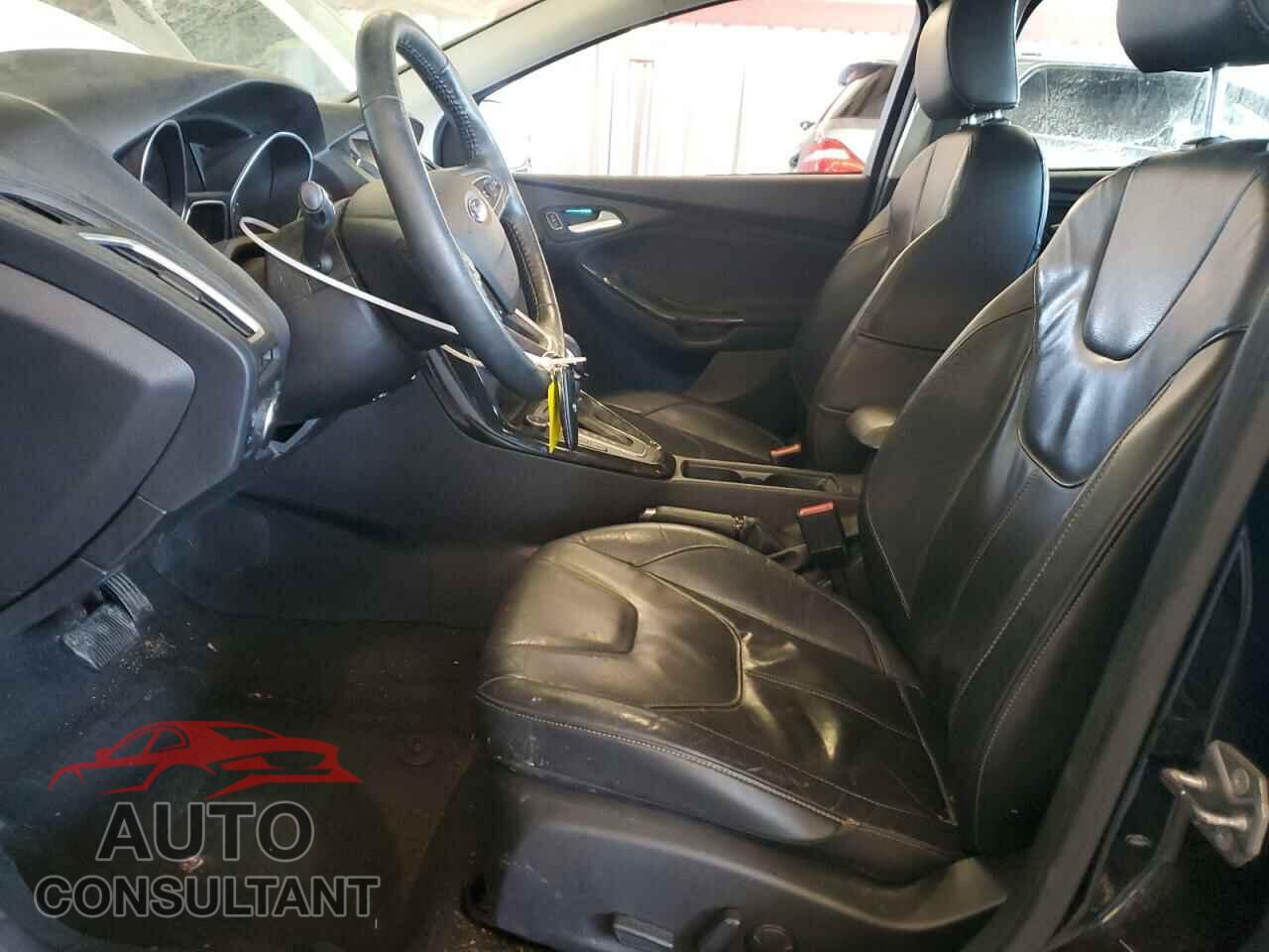 FORD FOCUS 2015 - 1FADP3N26FL260103