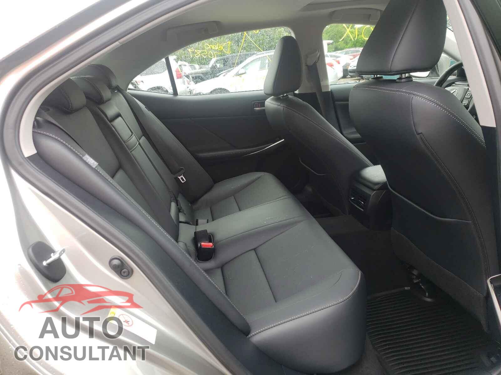LEXUS IS 2019 - JTHC81D20K5035343