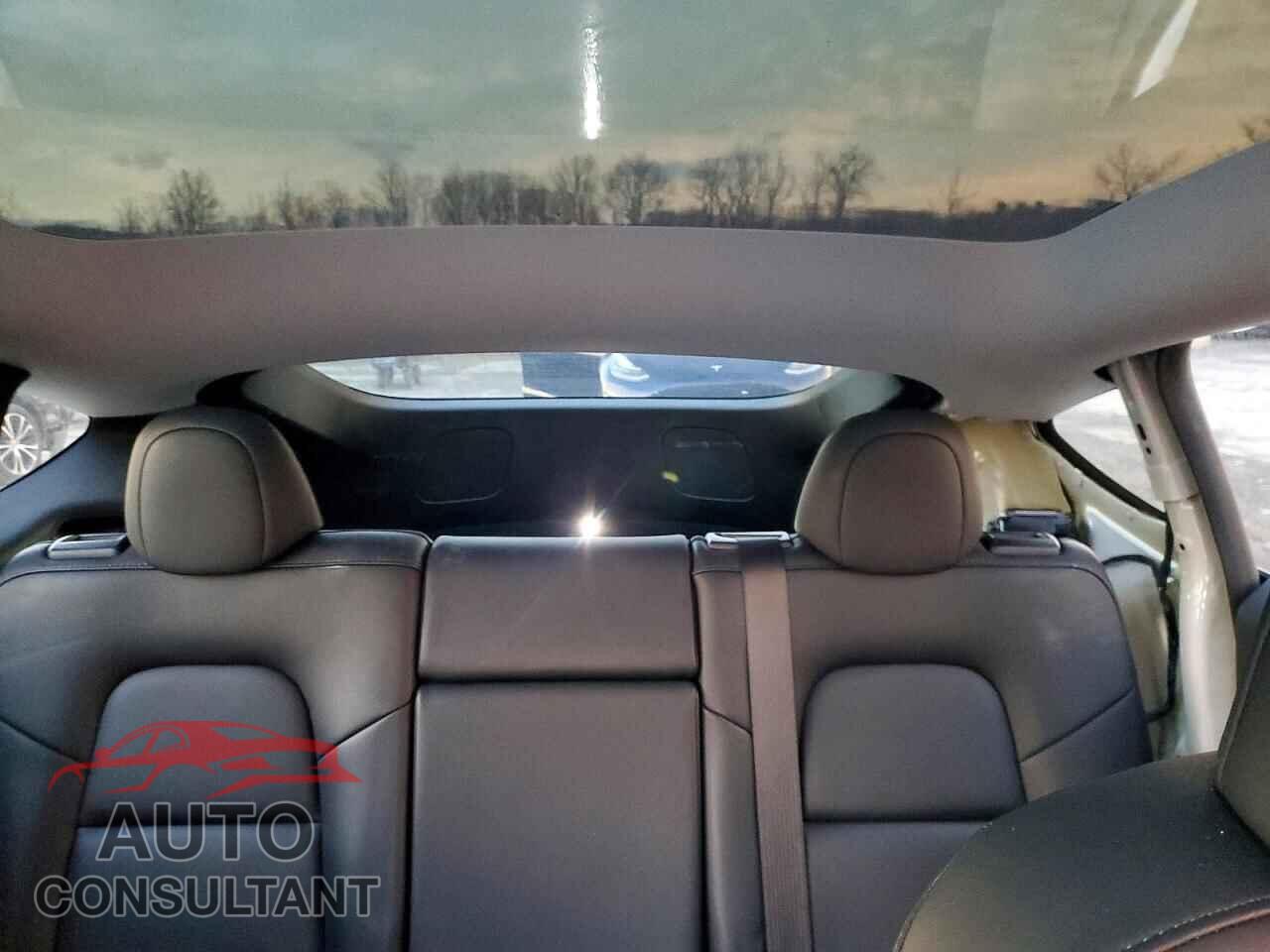 TESLA MODEL Y 2023 - 7SAYGDEE5PA110998