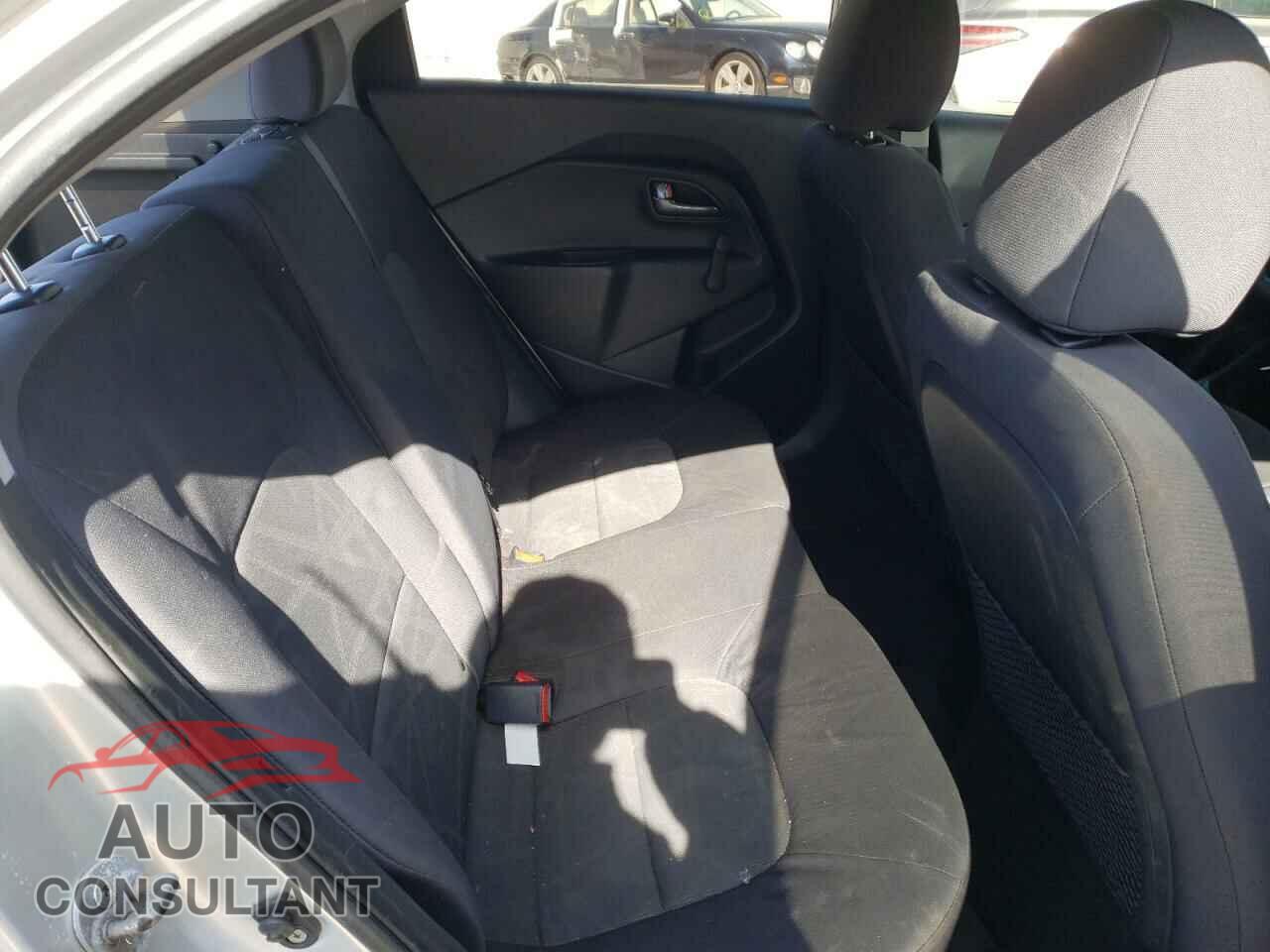 KIA RIO 2012 - KNADM5A34C6027423