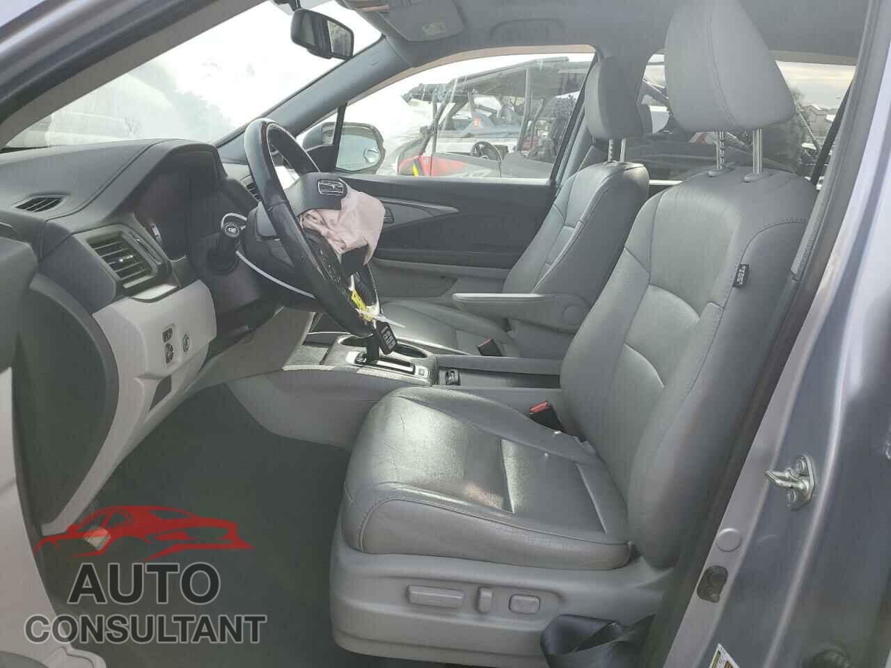 HONDA PILOT 2017 - 5FNYF5H50HB024309