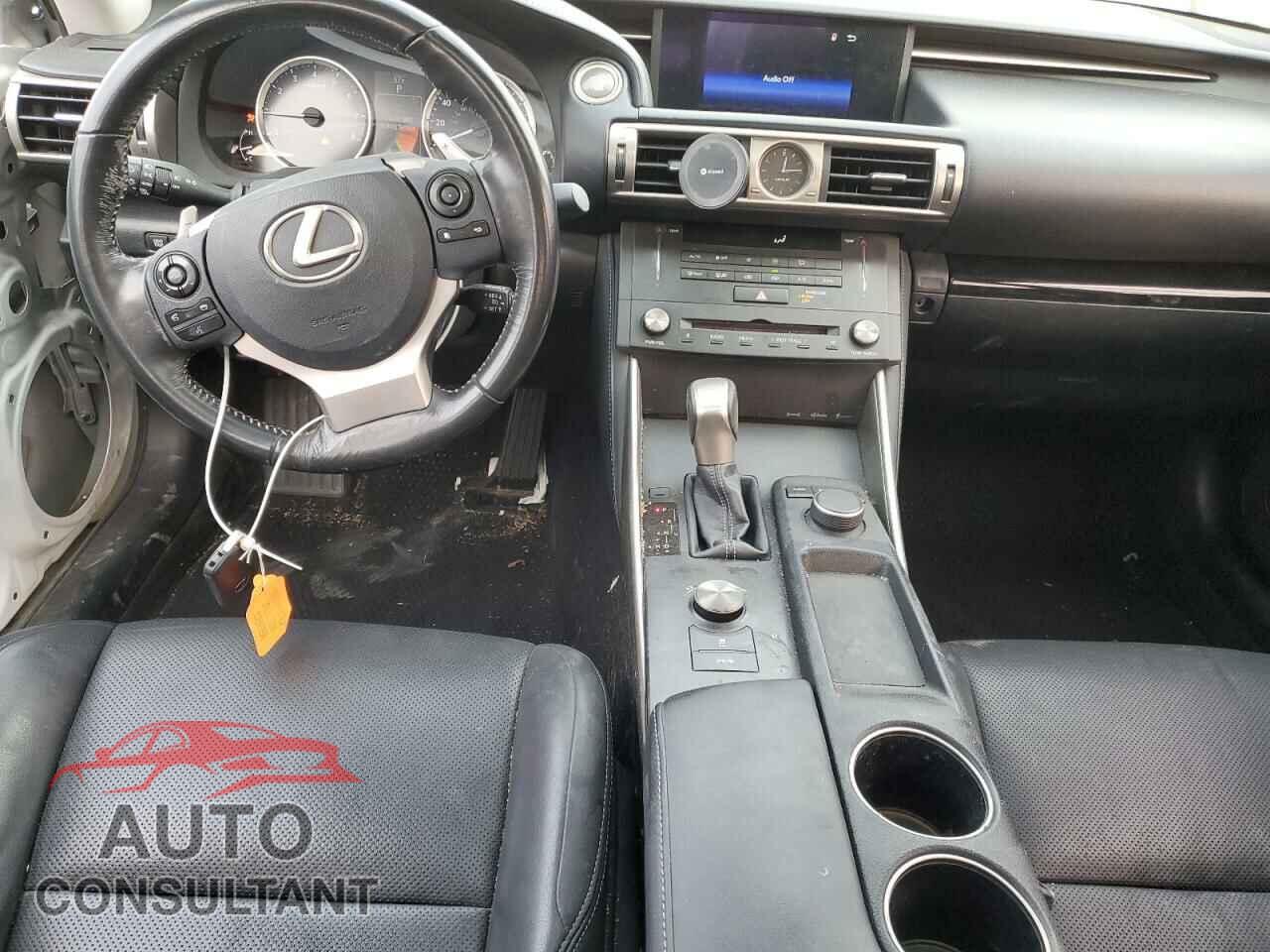 LEXUS IS 2016 - JTHBA1D20G5019103