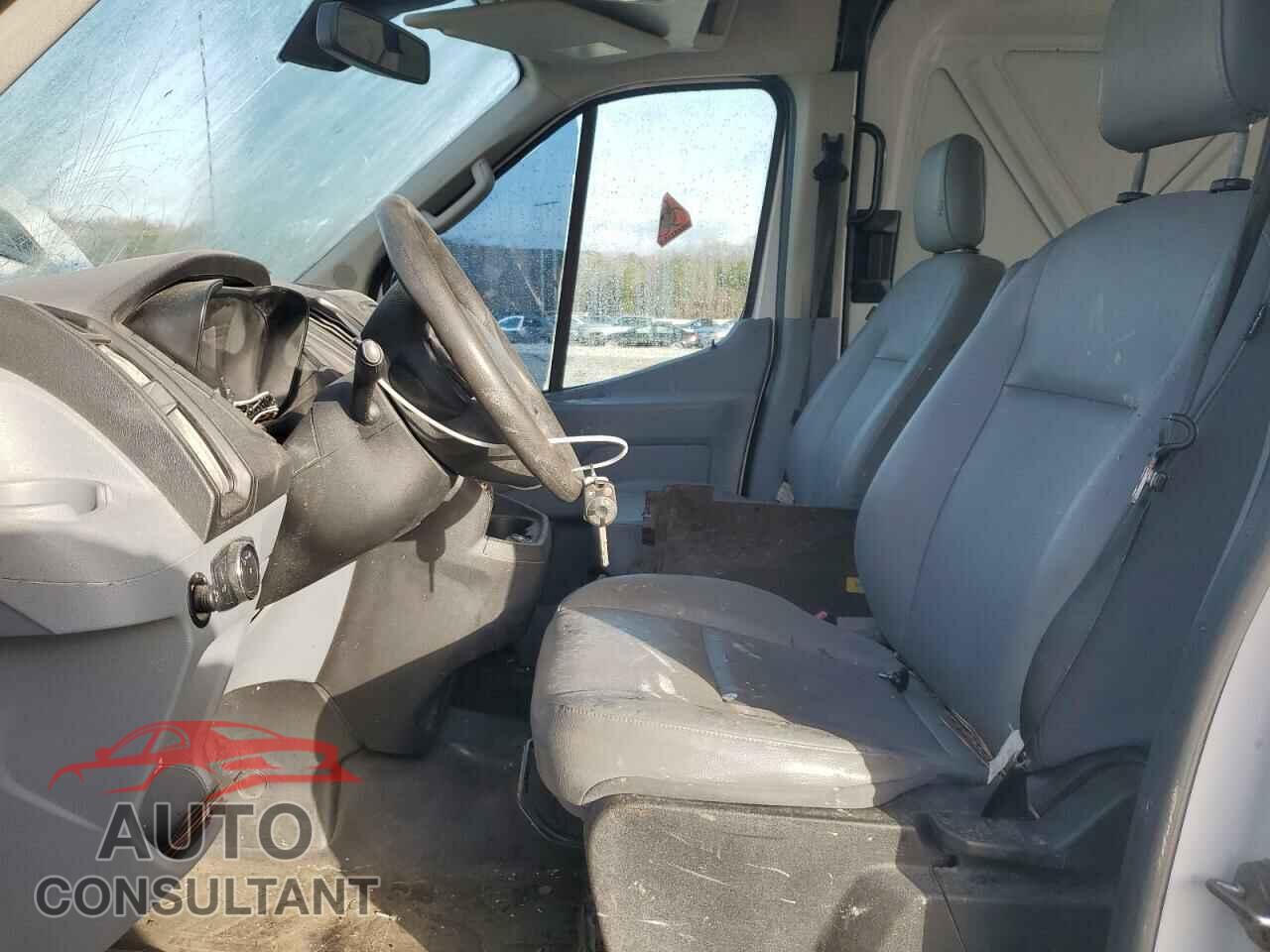 FORD TRANSIT 2019 - 1FTYR2CM5KKA00604