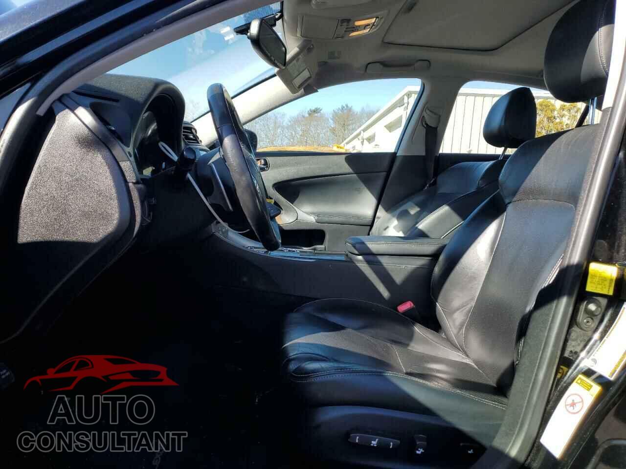 LEXUS IS 2011 - JTHCF5C25B5049625