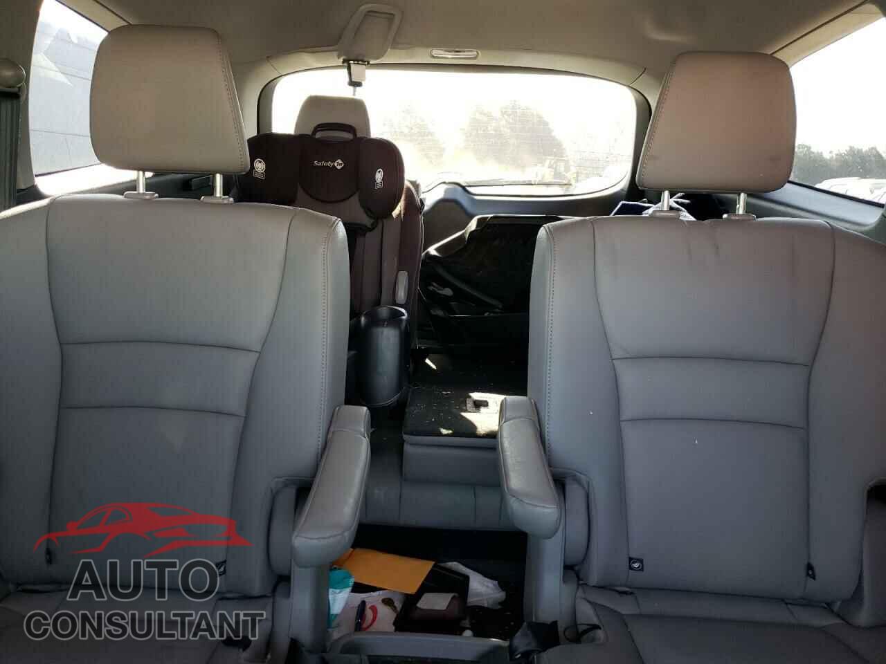 HONDA PILOT 2019 - 5FNYF5H64KB021221