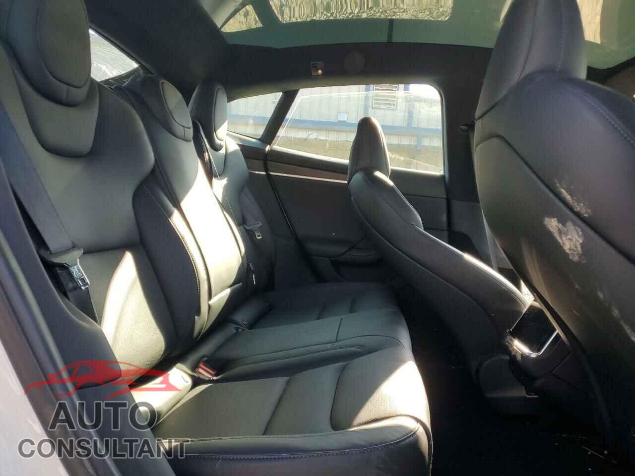 TESLA MODEL S 2022 - 5YJSA1E54NF476406