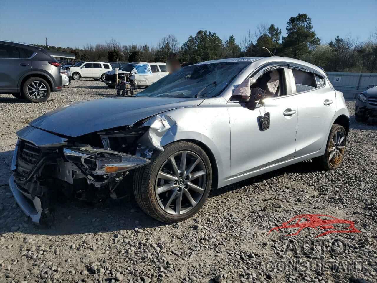 MAZDA 3 2018 - 3MZBN1M38JM170526