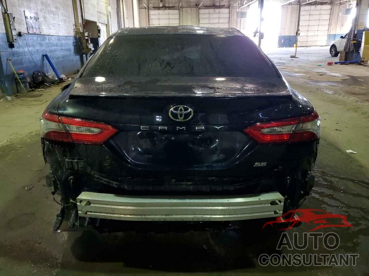 TOYOTA CAMRY 2018 - 4T1B11HK8JU613488