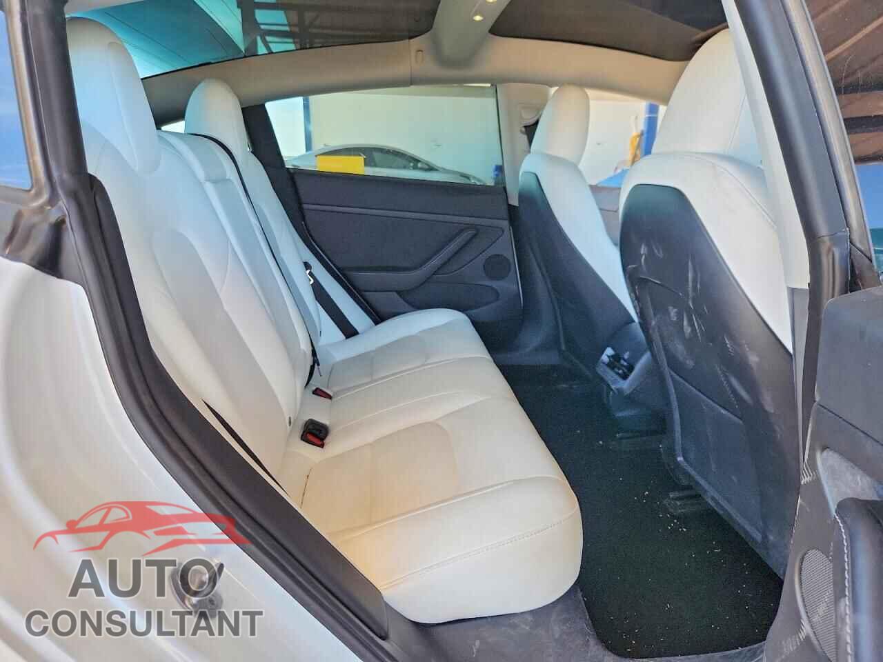 TESLA MODEL 3 2023 - 5YJ3E1EA5PF581299