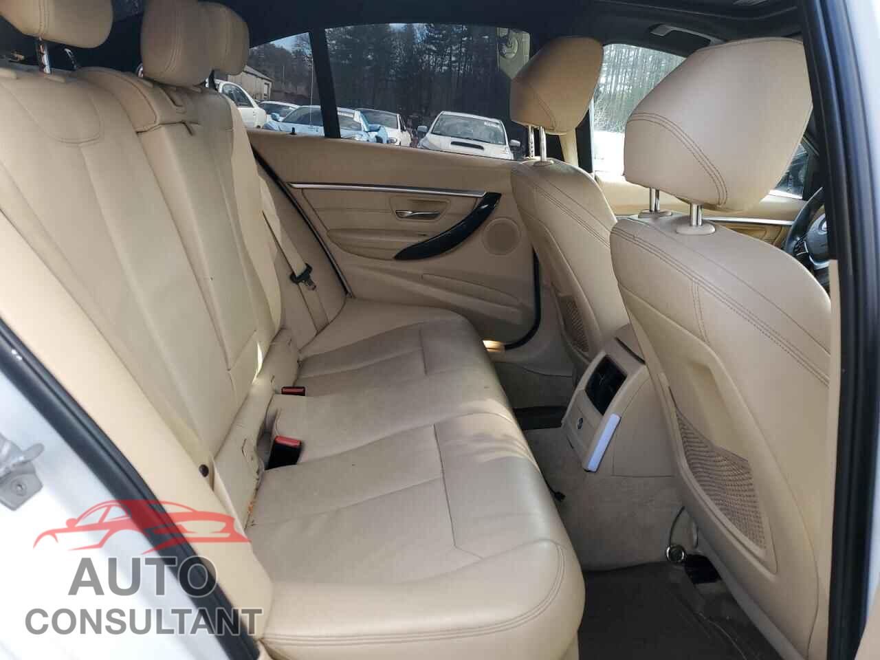 BMW 3 SERIES 2016 - WBA8E3G55GNT80308