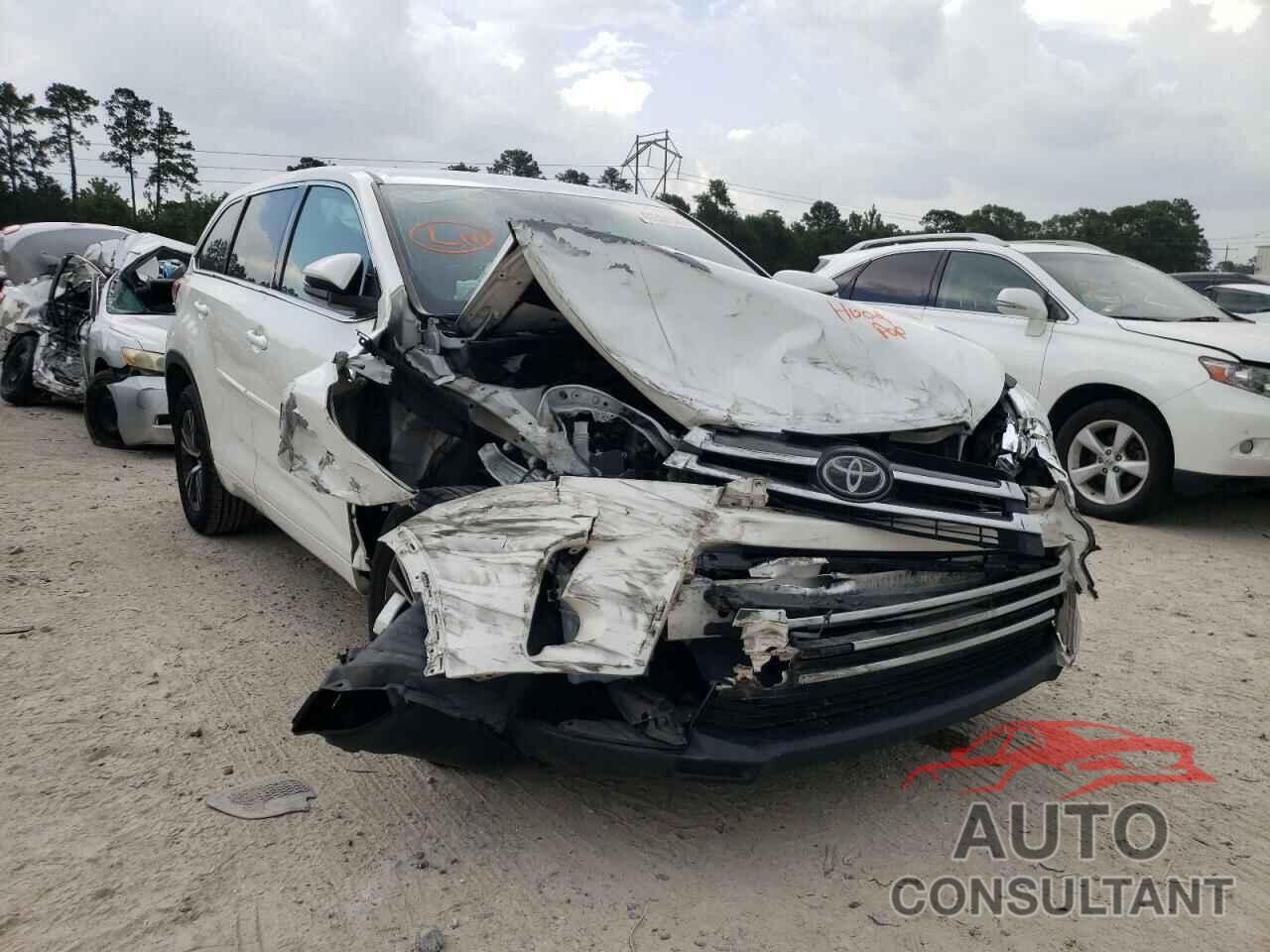 TOYOTA HIGHLANDER 2018 - 5TDZARFH5JS036299
