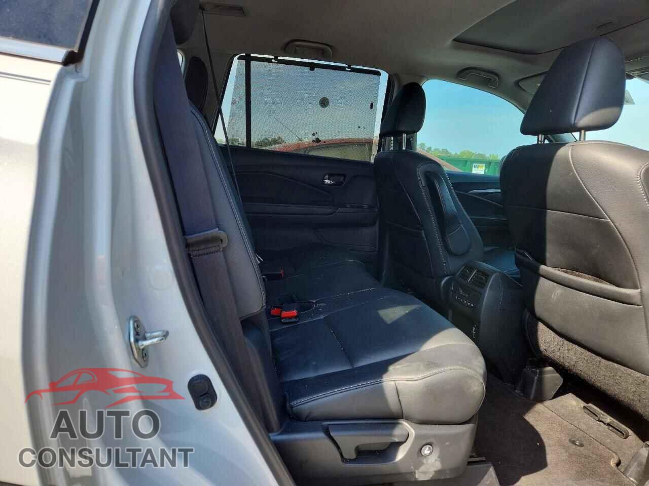 HONDA PILOT 2021 - 5FNYF5H58MB046245