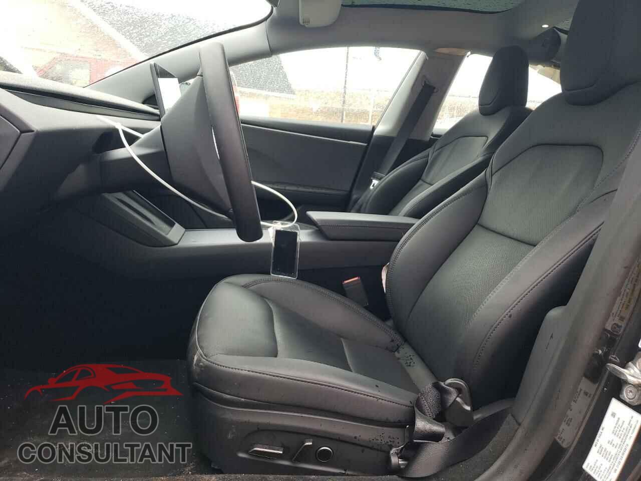 TESLA MODEL 3 2024 - 5YJ3E1EA7RF858716