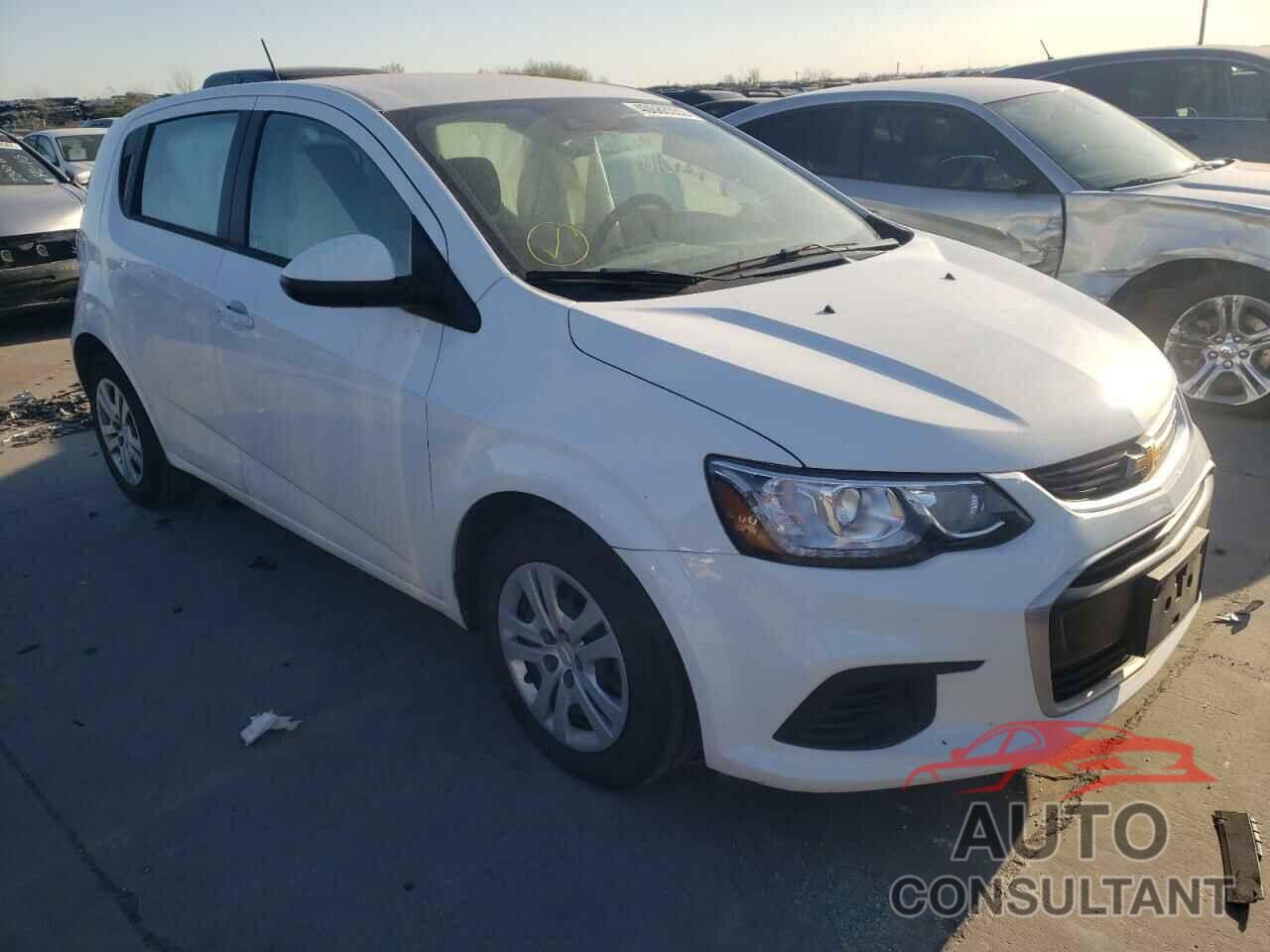 CHEVROLET SONIC 2019 - 1G1JG6SB4K4136962