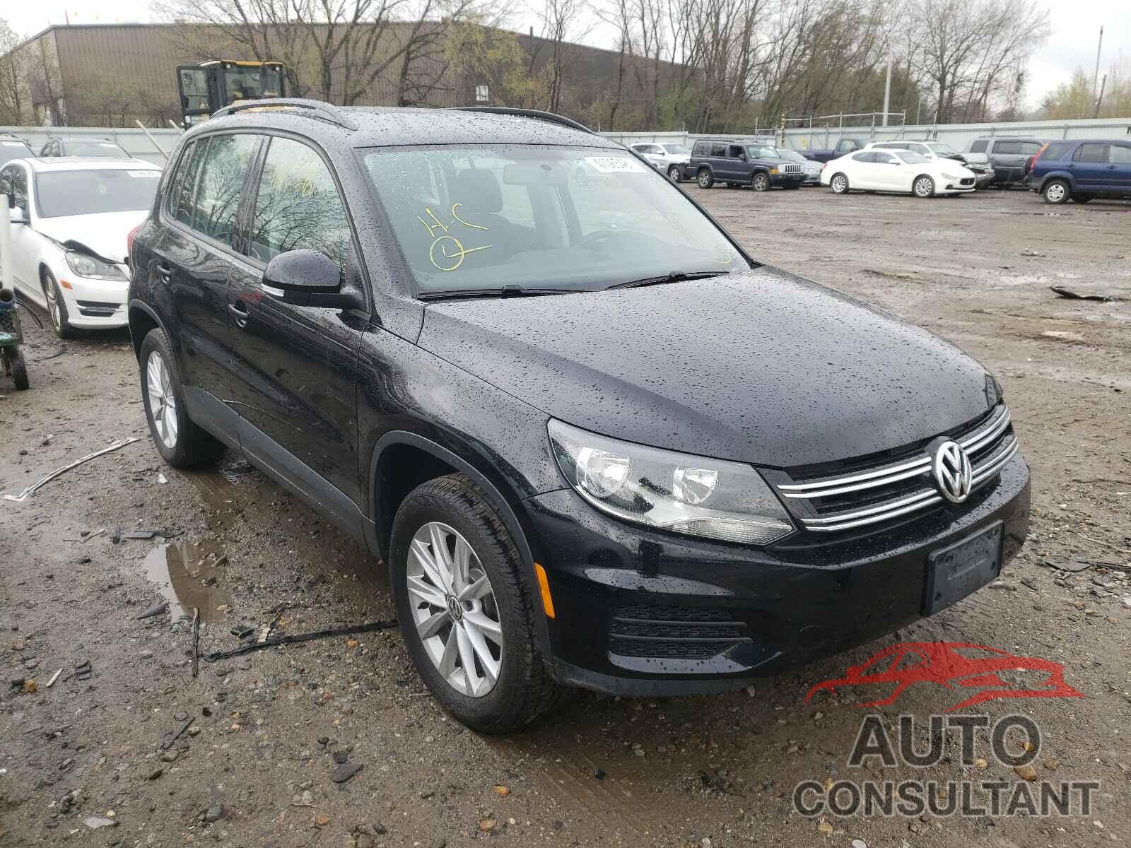 VOLKSWAGEN TIGUAN 2017 - WVGBV7AX8HK049120