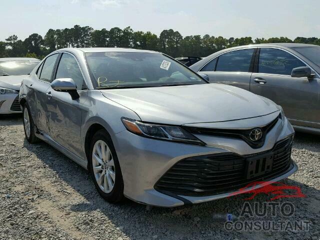 TOYOTA CAMRY 2018 - 4T1B11HK1JU501244