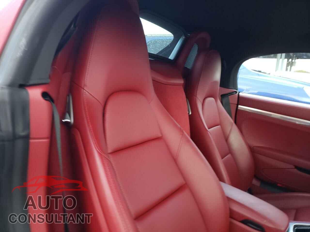 PORSCHE BOXSTER 2018 - WP0CA2A86JS210697