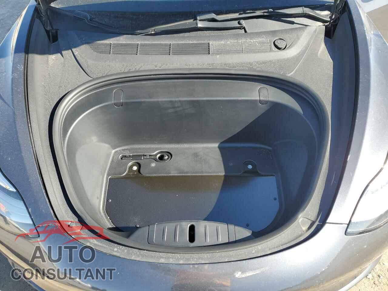 TESLA MODEL 3 2018 - 5YJ3E1EB4JF121180