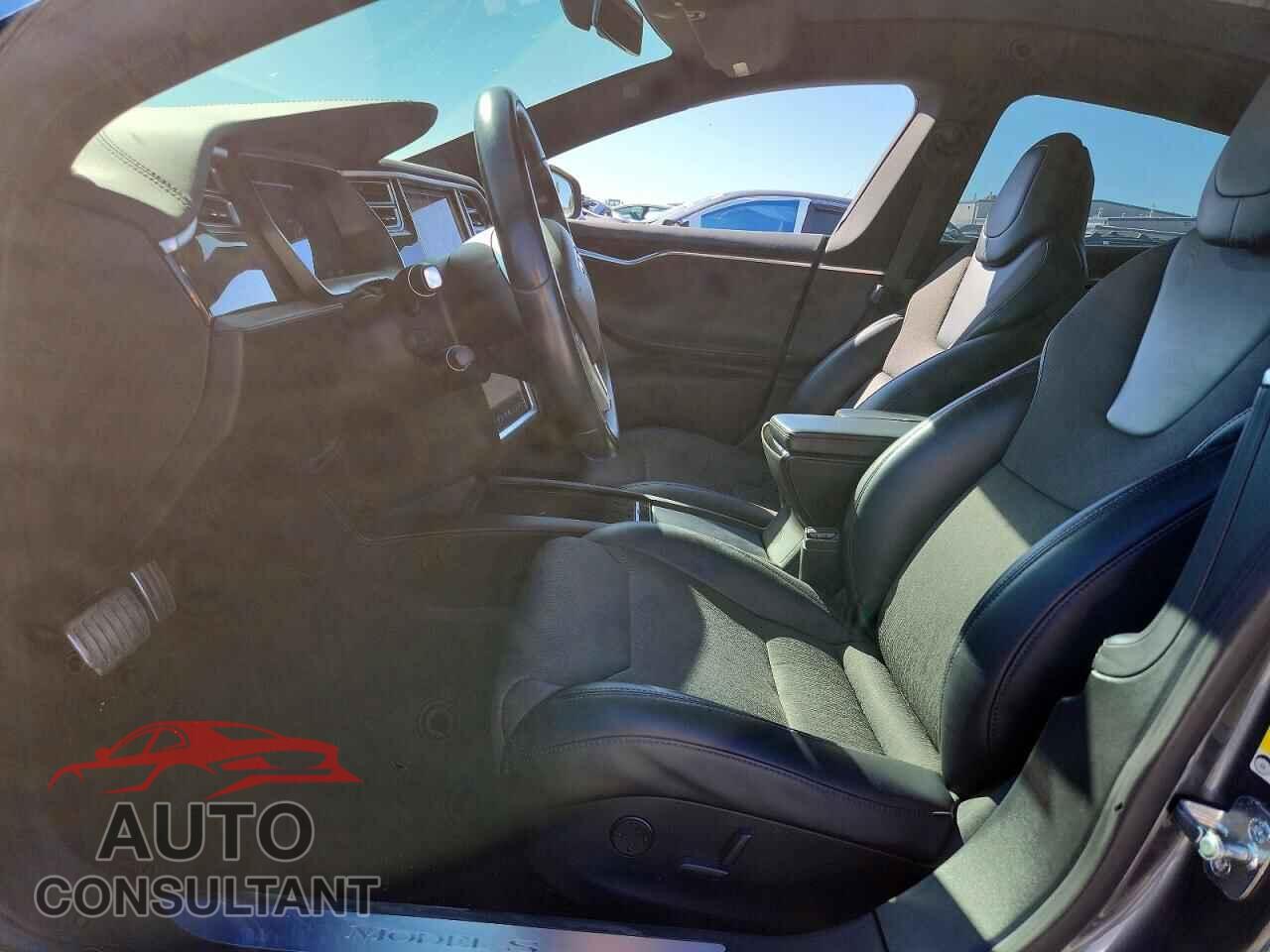 TESLA MODEL S 2017 - 5YJSA1E23HF215004