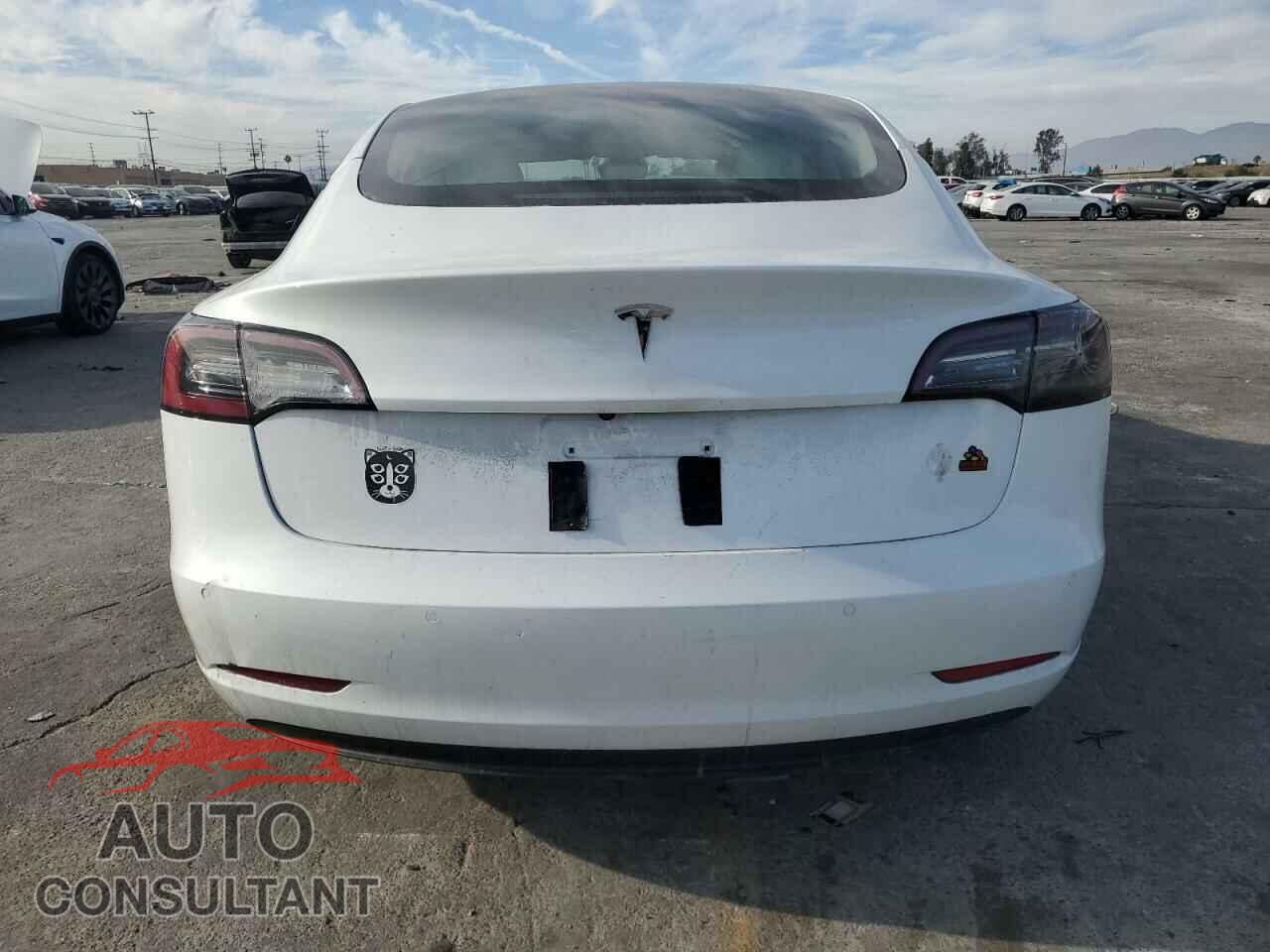 TESLA MODEL 3 2021 - 5YJ3E1EA0MF858839