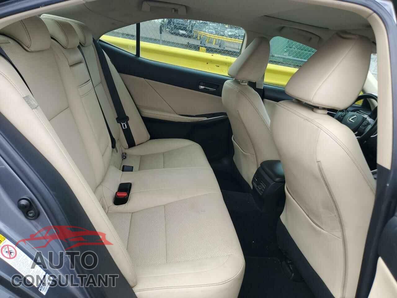 LEXUS IS 2014 - JTHCE1D24E5000477