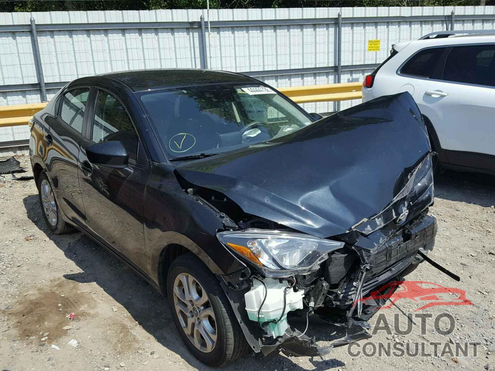 TOYOTA YARIS 2017 - 3MYDLBYV6HY154042