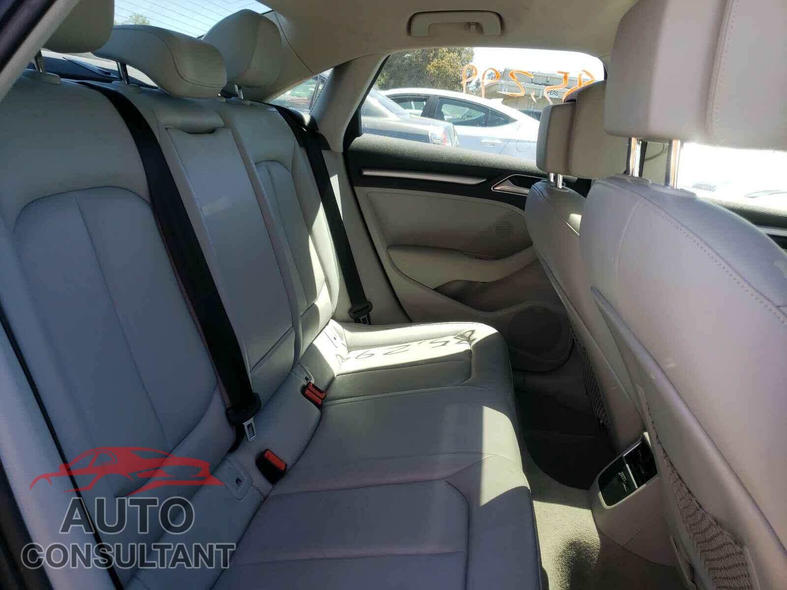 AUDI A3 2016 - WAUA7GFF5G1063035