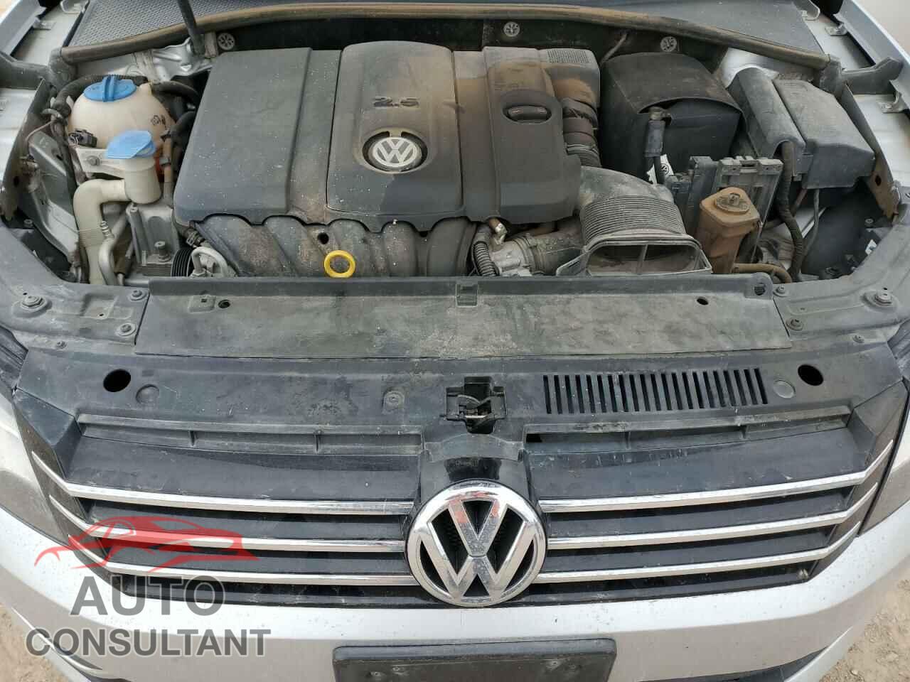 VOLKSWAGEN PASSAT 2014 - 1VWAP7A30EC008829