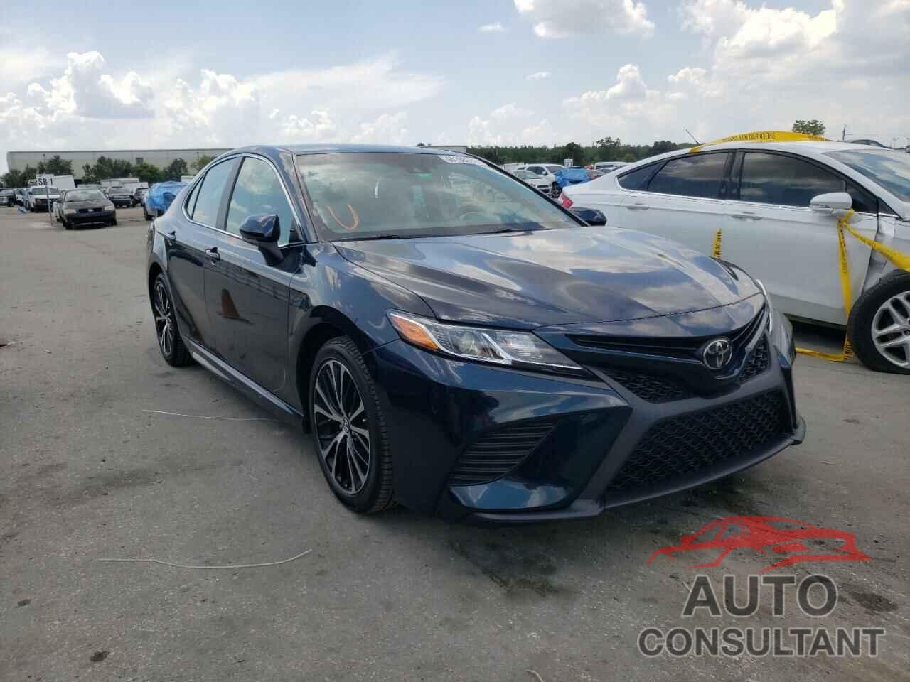 TOYOTA CAMRY 2018 - 4T1B11HK8JU638004