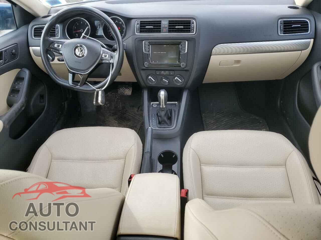 VOLKSWAGEN JETTA 2017 - 3VWDB7AJ9HM223719