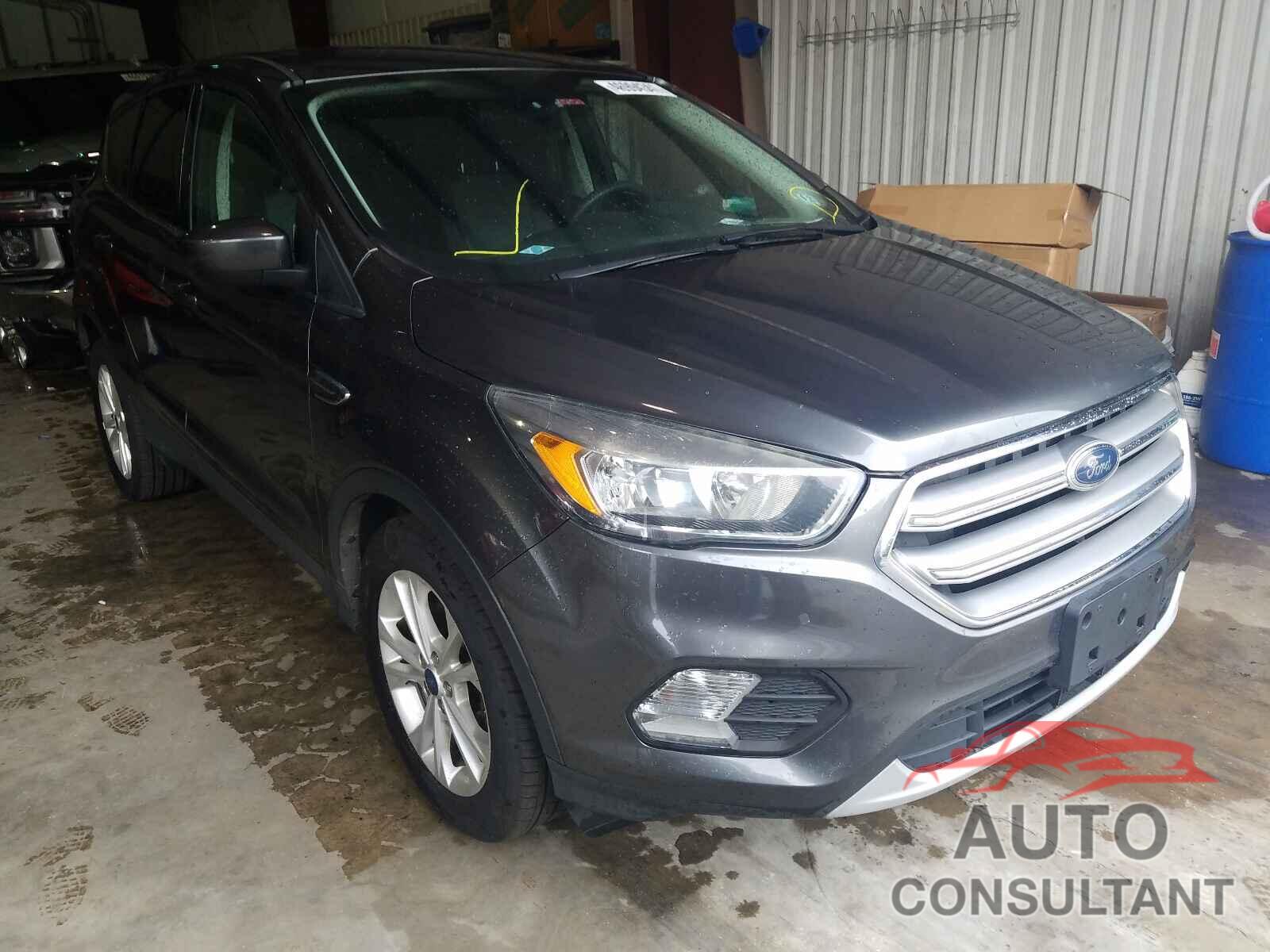 FORD ESCAPE 2017 - 1FMCU0GD5HUA83841