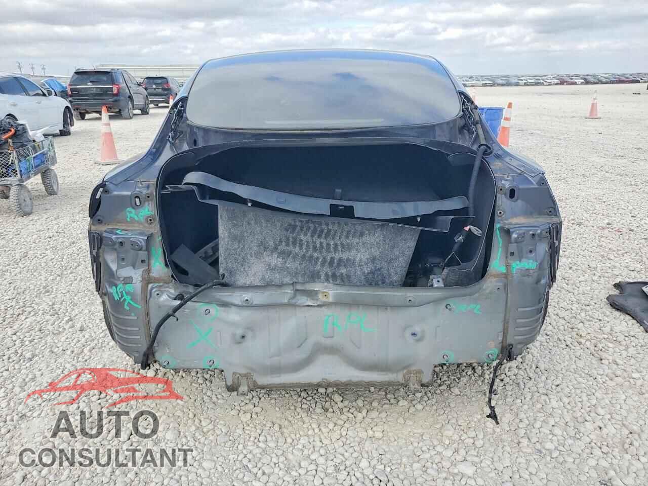 TESLA MODEL 3 2021 - 5YJ3E1EB6MF848101