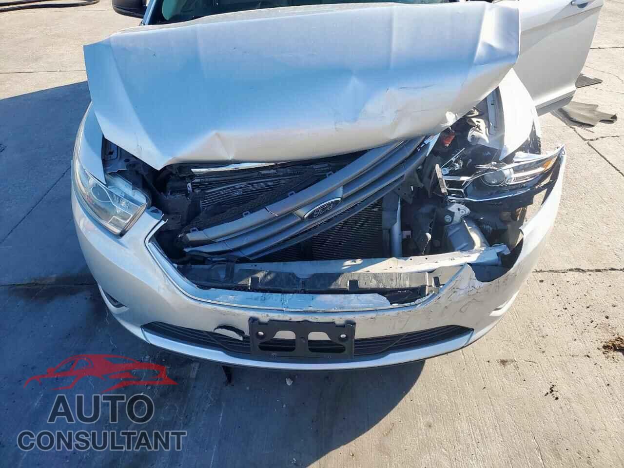 FORD TAURUS 2018 - 1FAHP2D85JG123365