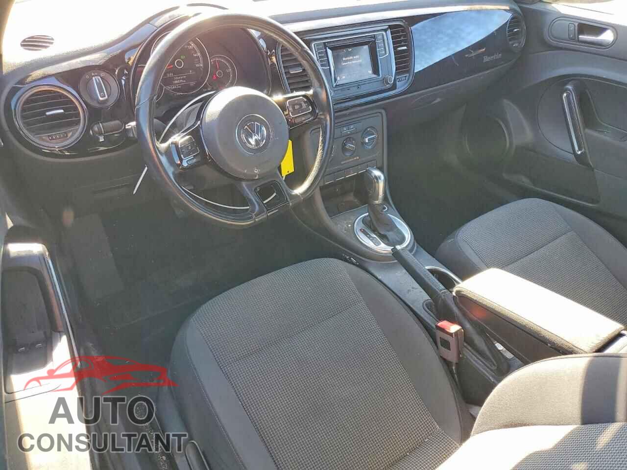 VOLKSWAGEN BEETLE 2017 - 3VWF17AT2HM615910