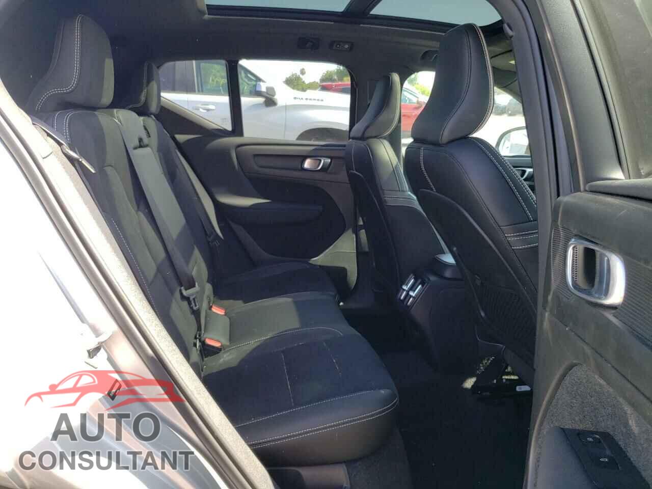 VOLVO XC40 2019 - YV4162UM4K2104510