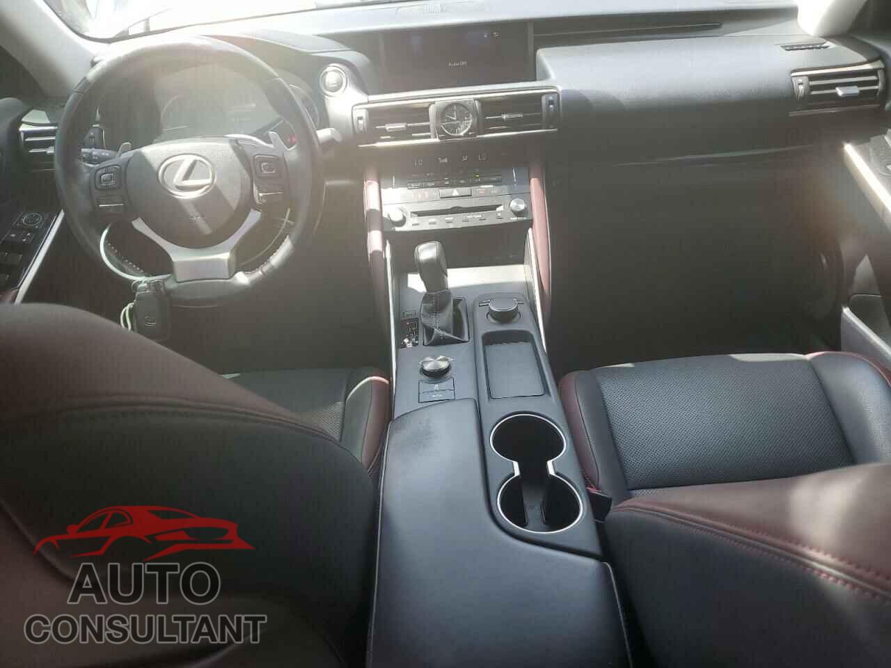 LEXUS IS 2018 - JTHBA1D20J5068972