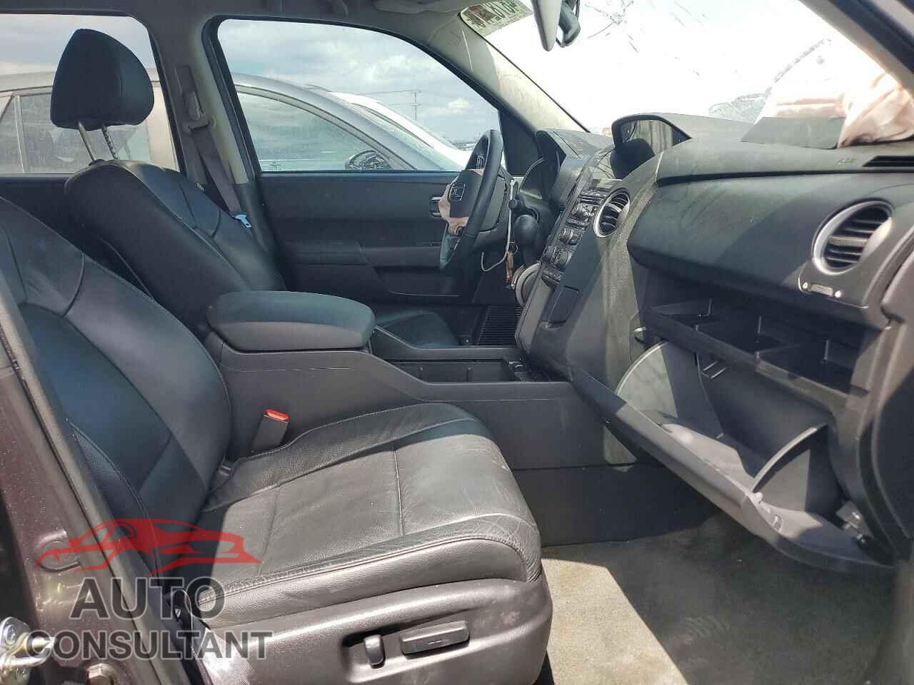 HONDA PILOT 2015 - 5FNYF4H58FB046937