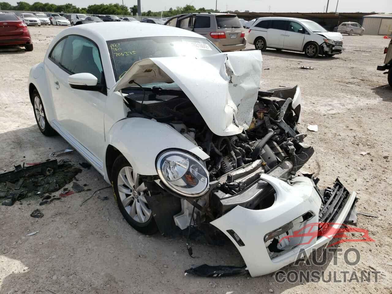 VOLKSWAGEN BEETLE 2019 - 3VWFD7AT3KM706375