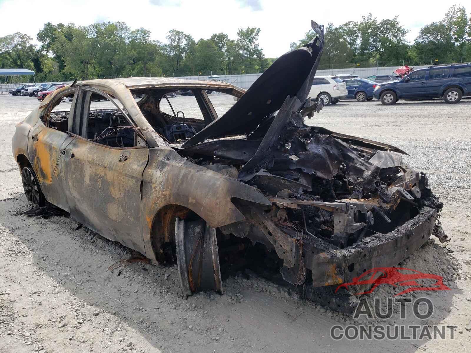 TOYOTA CAMRY 2018 - 4T1B11HK6JU146149