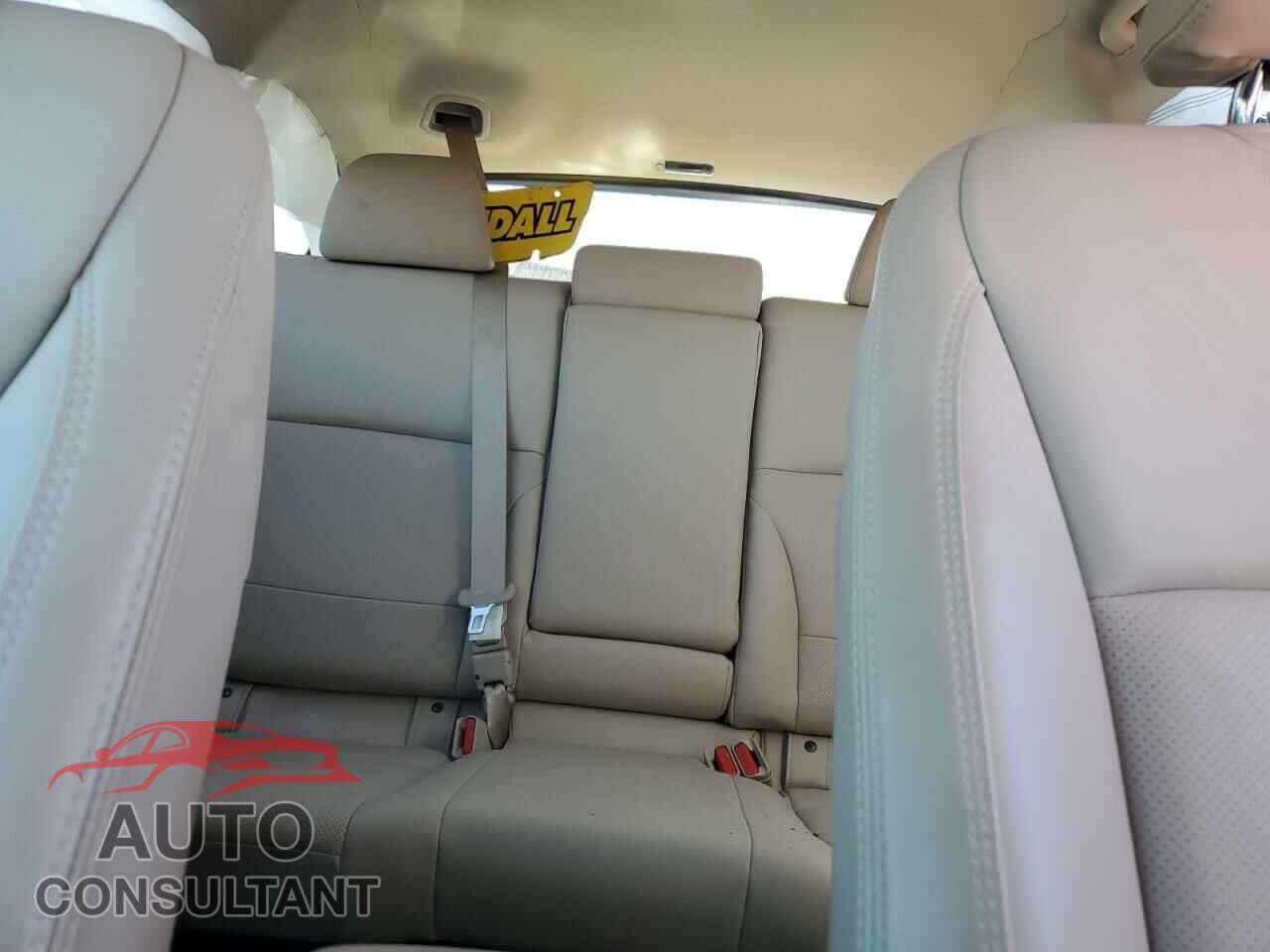 SUBARU OUTBACK 2018 - 4S4BSANC2J3329824