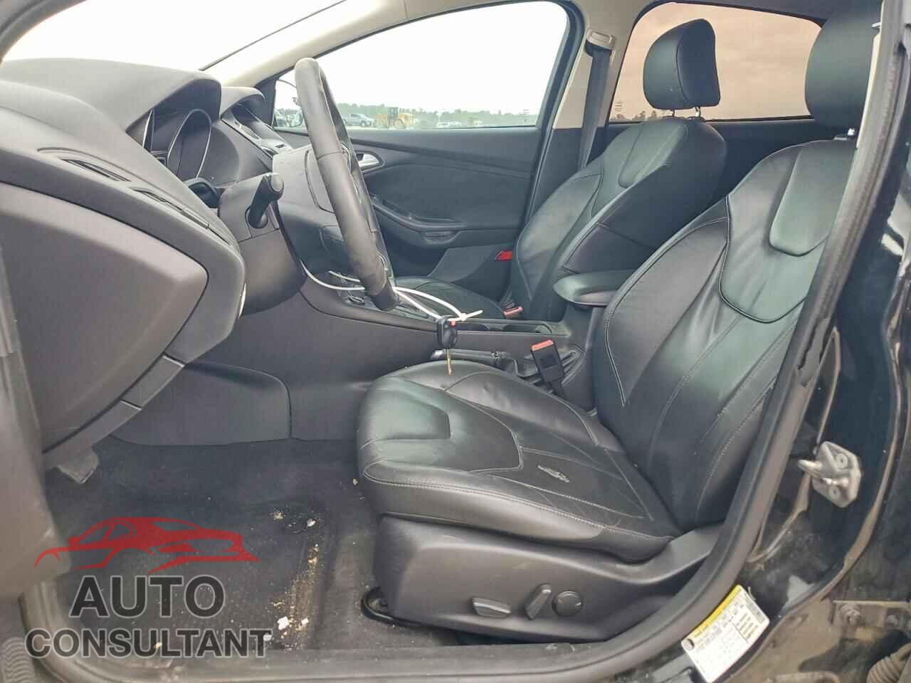 FORD FOCUS 2015 - 1FADP3F26FL228105