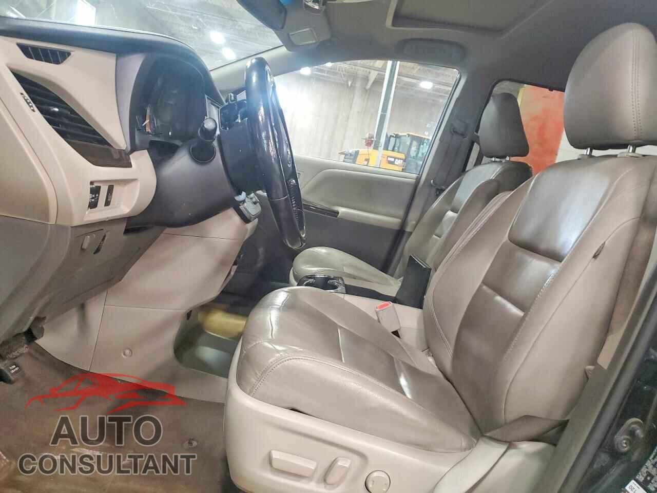 TOYOTA SIENNA 2016 - 5TDYK3DC8GS708040