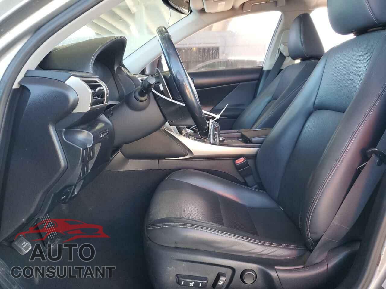 LEXUS IS 2016 - JTHBA1D22G5004876